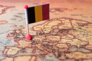 drapeau de la Belgique sur une carte